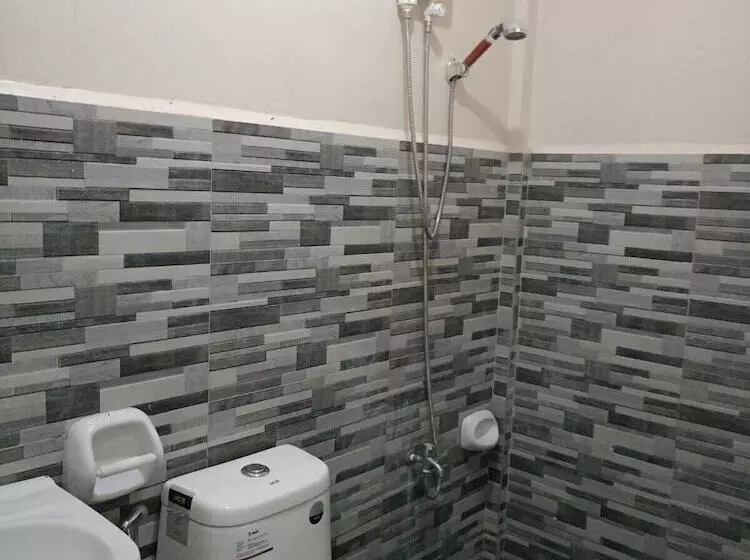 Pilot Hotel Powered By Cocotel