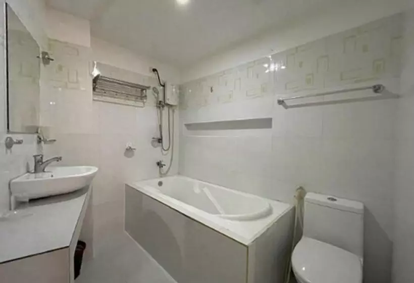 Pilot Hotel Powered By Cocotel