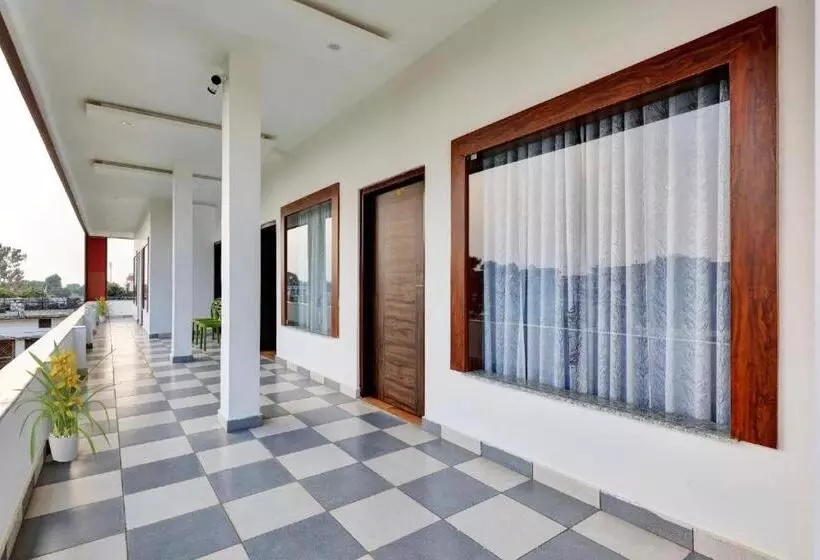 Hotelli Bala Shankar Resort Kujarwal Group