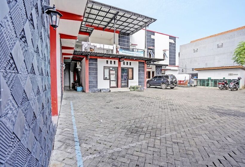 호텔 Oyo 92736 Bougenville Rover