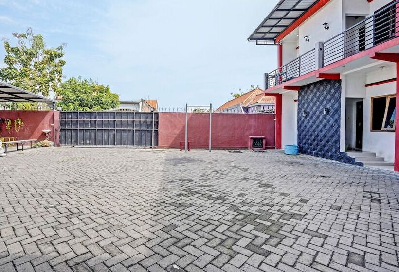 호텔 Oyo 92736 Bougenville Rover