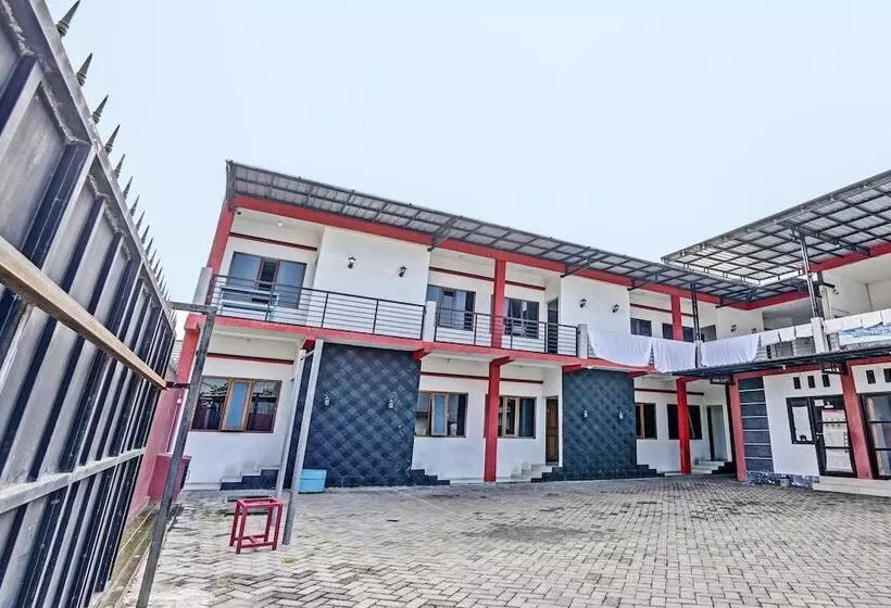 Hotelli Oyo 92736 Bougenville Rover