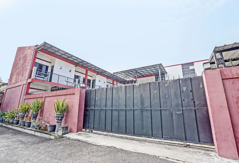 호텔 Oyo 92736 Bougenville Rover