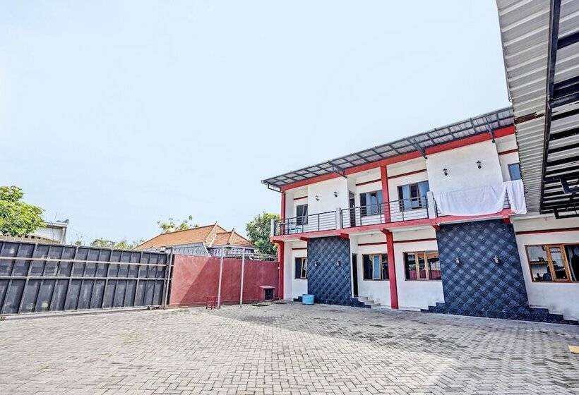 호텔 Oyo 92736 Bougenville Rover