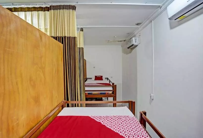 Hotelli Oyo 92736 Bougenville Rover