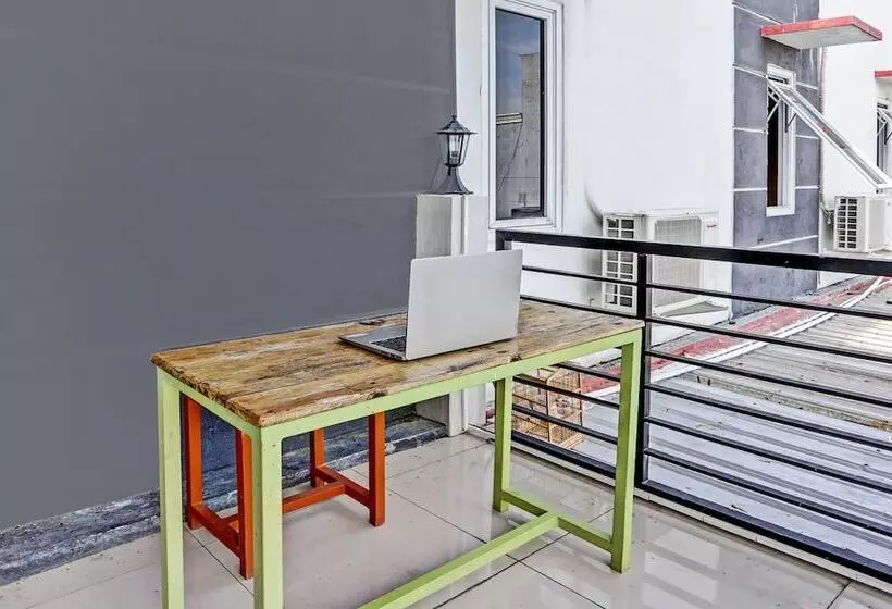 Hotelli Oyo 92736 Bougenville Rover