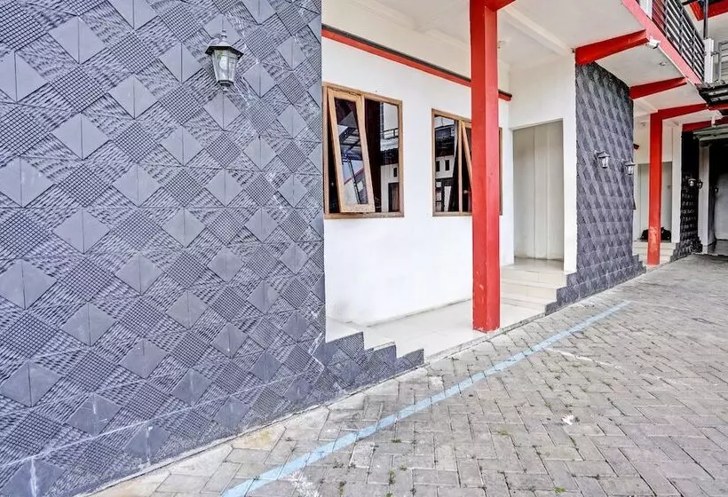 Hotelli Oyo 92736 Bougenville Rover