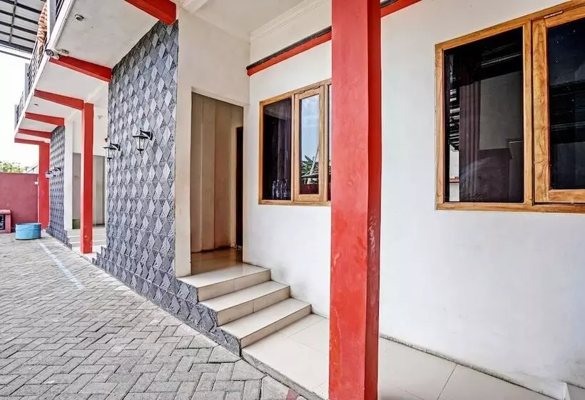 Hotelli Oyo 92736 Bougenville Rover