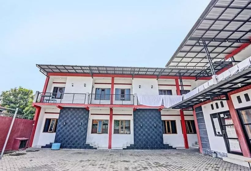 Hotelli Oyo 92736 Bougenville Rover