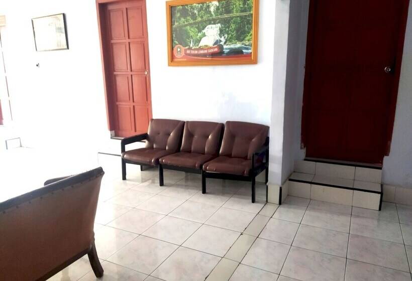 فندق Oyo 92775 Wisma Phinisi Syariah