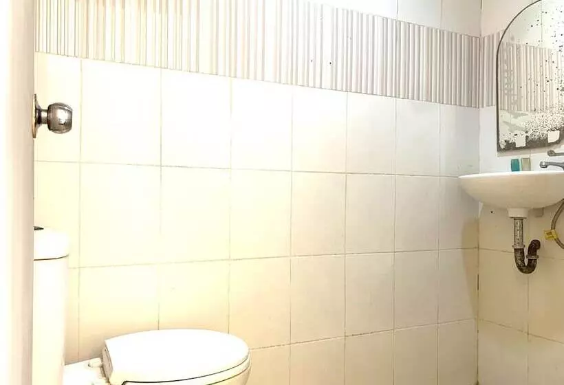 Hotelli Oyo 92775 Wisma Phinisi Syariah