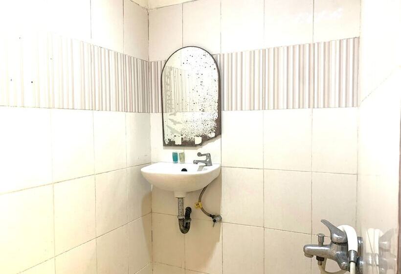 فندق Oyo 92775 Wisma Phinisi Syariah