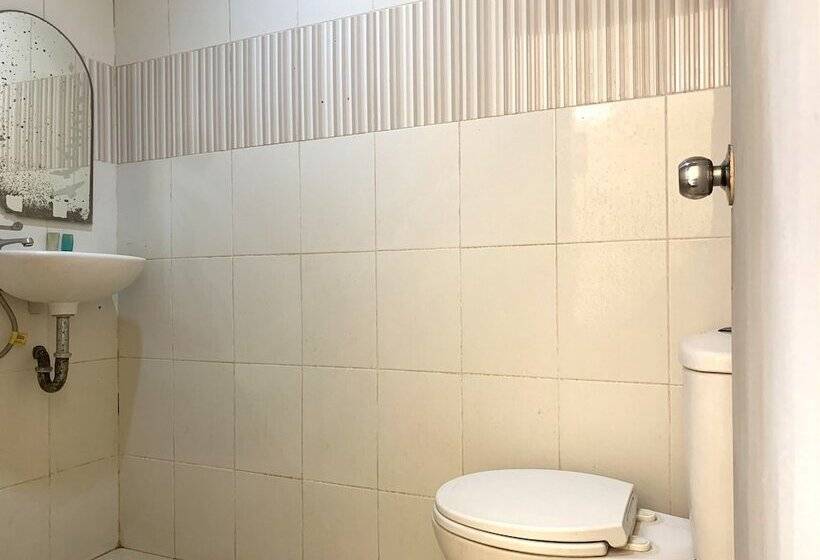 فندق Oyo 92775 Wisma Phinisi Syariah