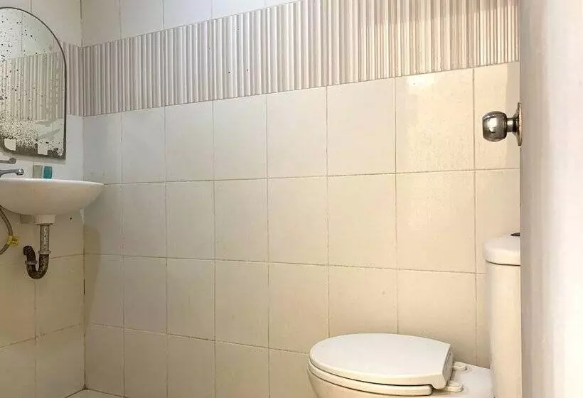 Hotelli Oyo 92775 Wisma Phinisi Syariah