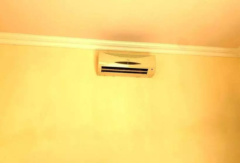 Hotelli Oyo 92775 Wisma Phinisi Syariah