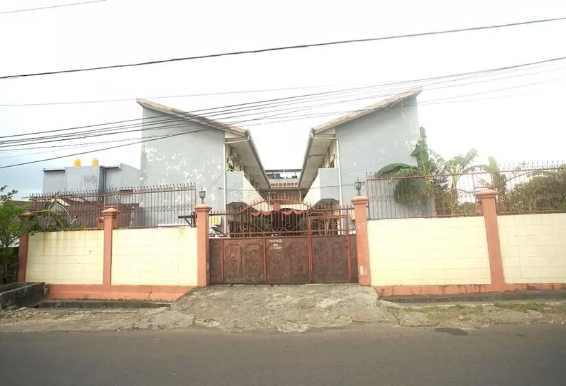 Hotelli Oyo 92783 Wisma Bunda Syariah