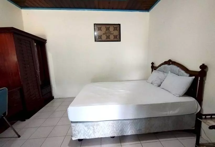 Hotelli Oyo 92783 Wisma Bunda Syariah