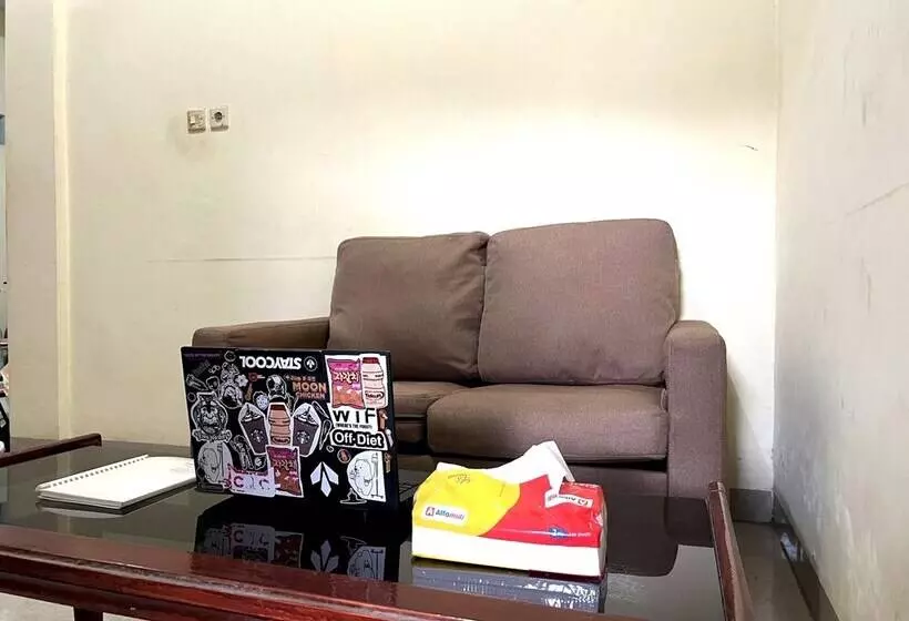 Hotelli Oyo 92783 Wisma Bunda Syariah