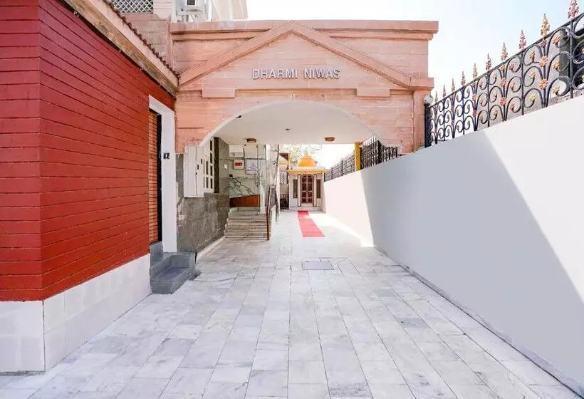 Fabhotel Rest & Peace