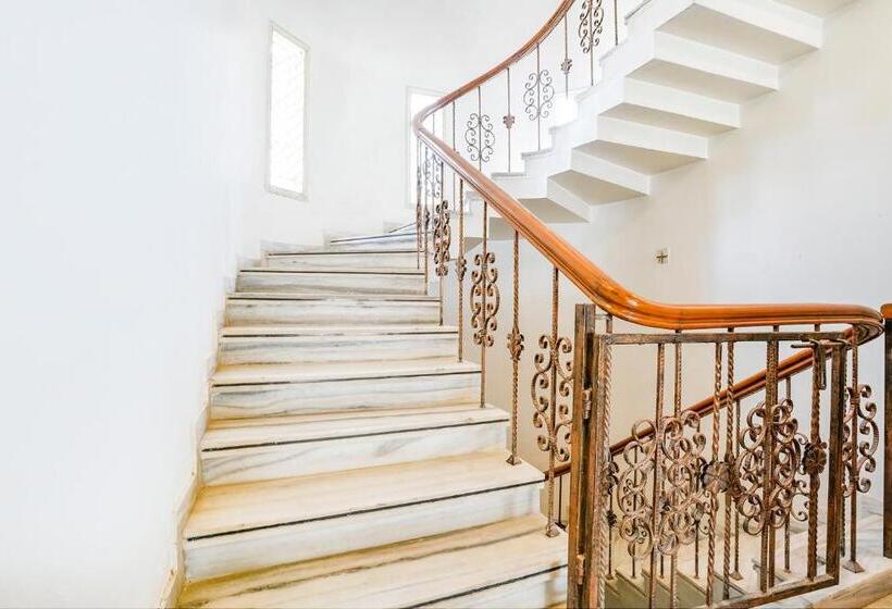 Fabhotel Rest & Peace