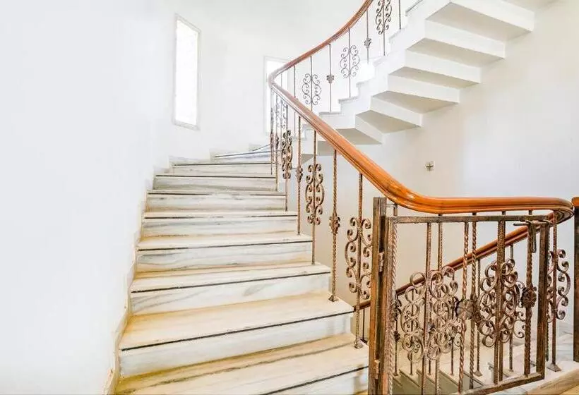 Fabhotel Rest & Peace