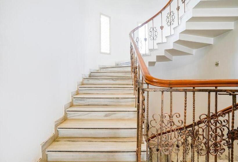 Fabhotel Rest & Peace