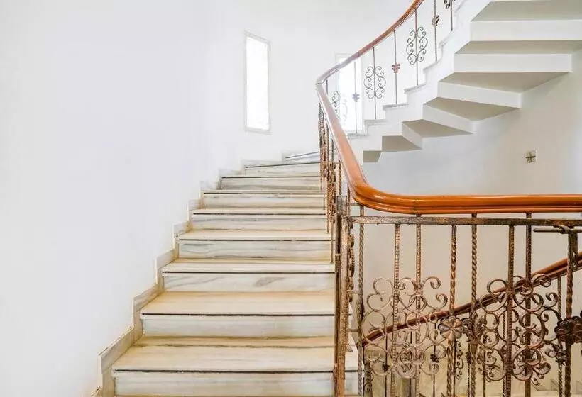 Fabhotel Rest & Peace