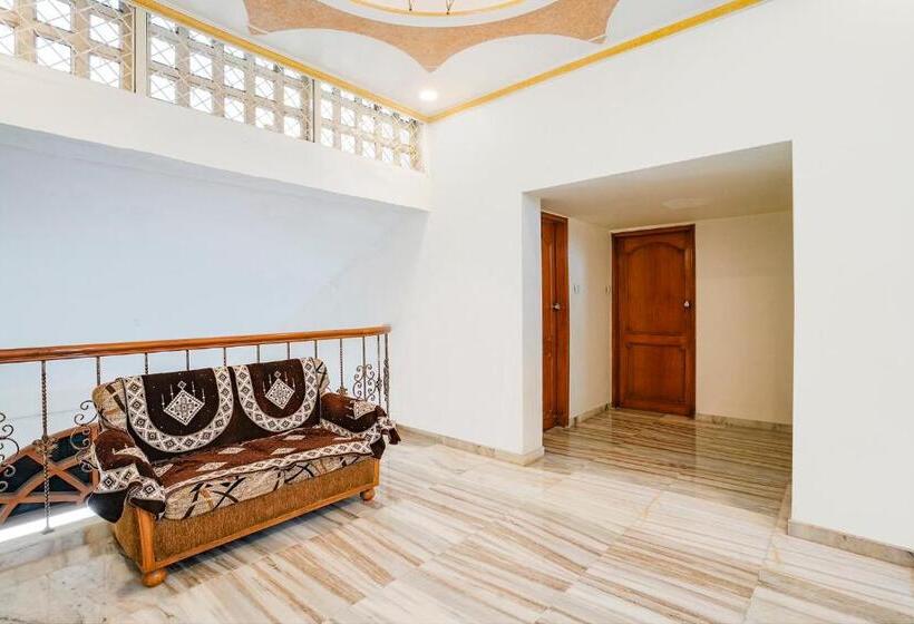 Fabhotel Rest & Peace