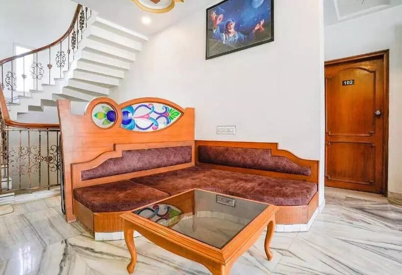 Fabhotel Rest & Peace