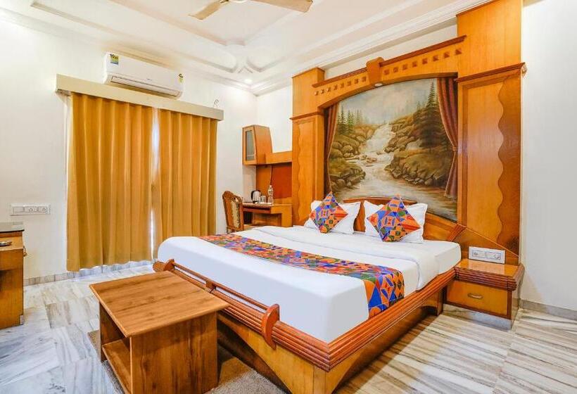 Fabhotel Rest & Peace