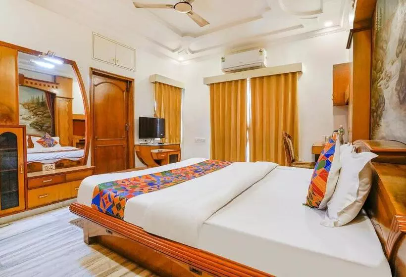 Fabhotel Rest & Peace