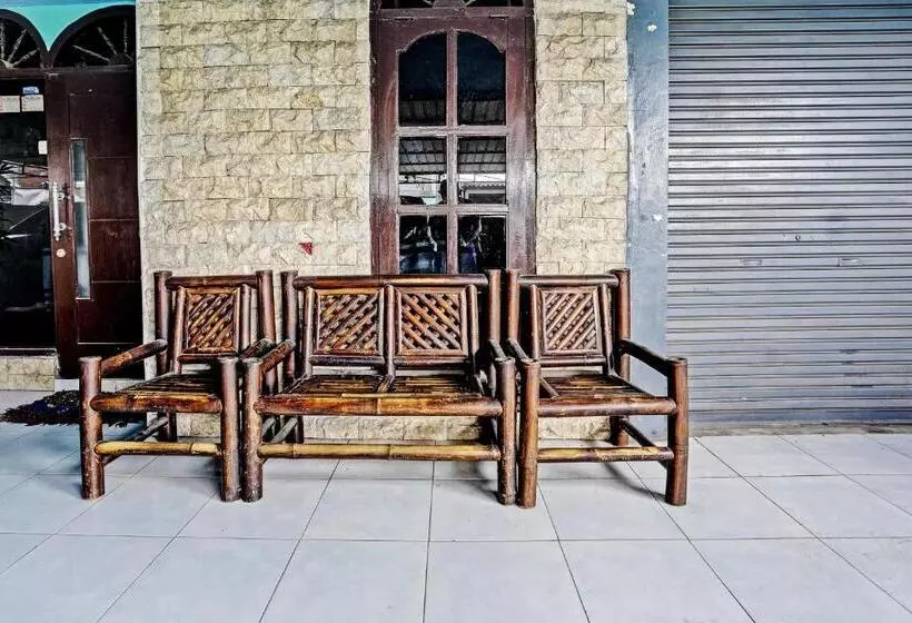 Hotelli Spot On 92727 Lestari Syariah