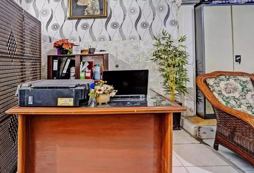 Hotelli Spot On 92727 Lestari Syariah