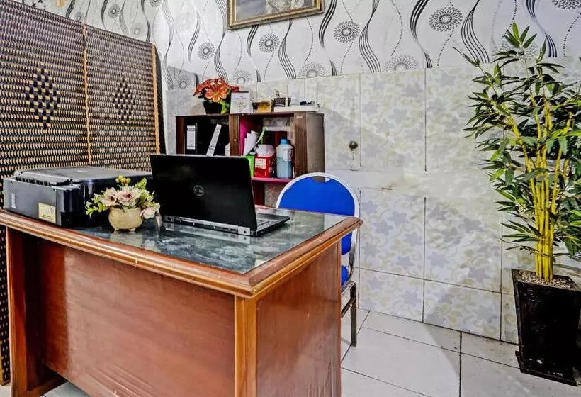 Hotelli Spot On 92727 Lestari Syariah