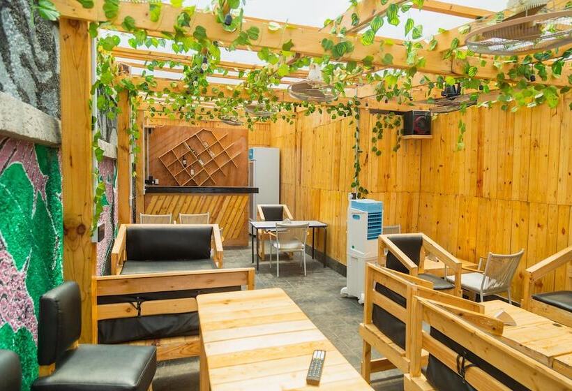 هتل Onyx And Ivy Homes