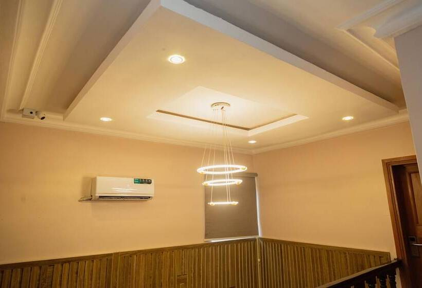 هتل Onyx And Ivy Homes