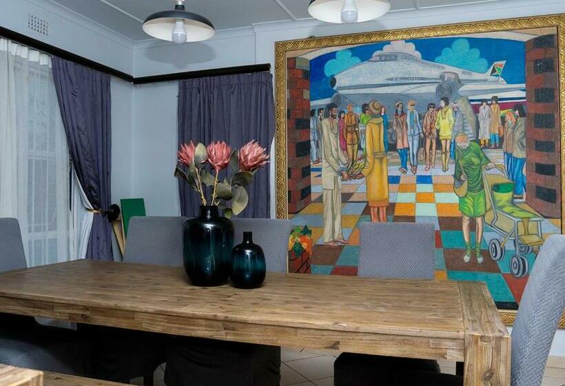 Pensión Grey Shade Place