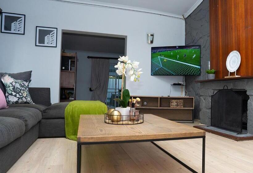 Pensión Grey Shade Place