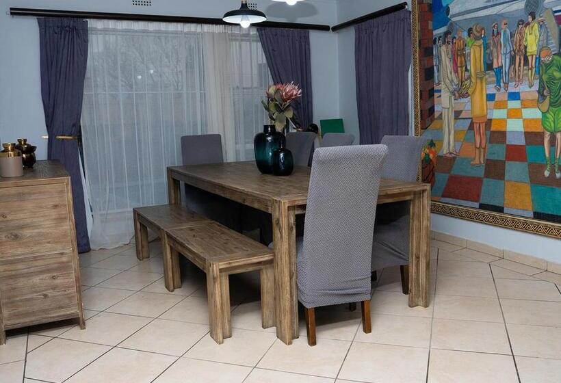 Pensión Grey Shade Place