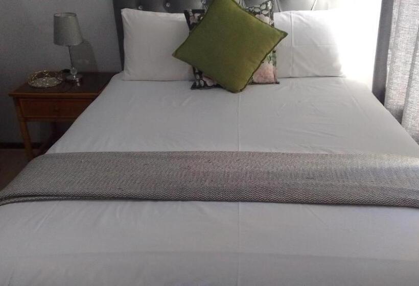 Pensión Grey Shade Place