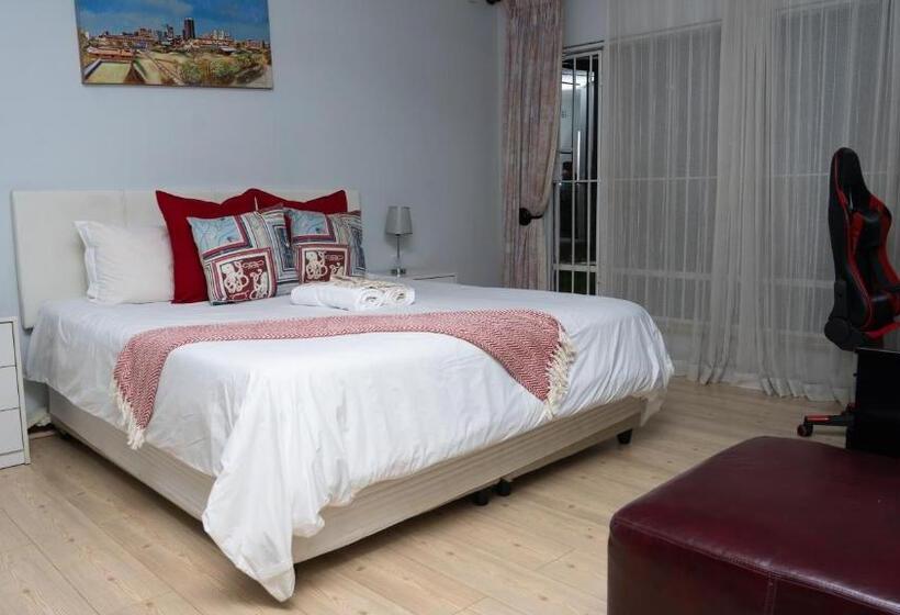 Pensión Grey Shade Place