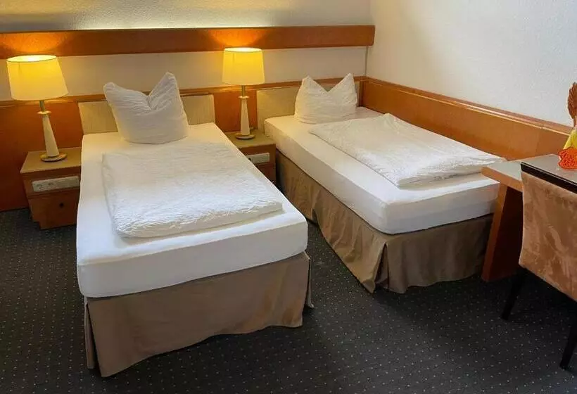 ペンション Gästezimmer Gasthof Becker