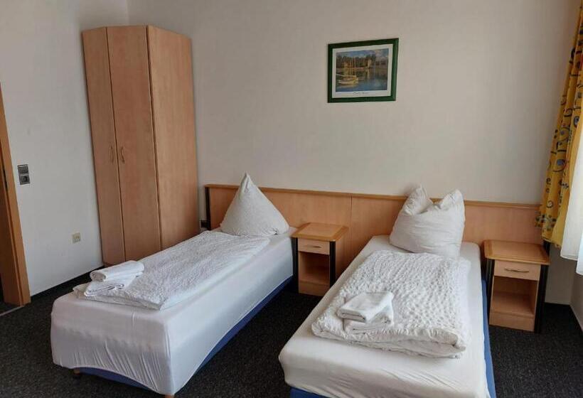 بنسيون Gästezimmer Gasthof Becker