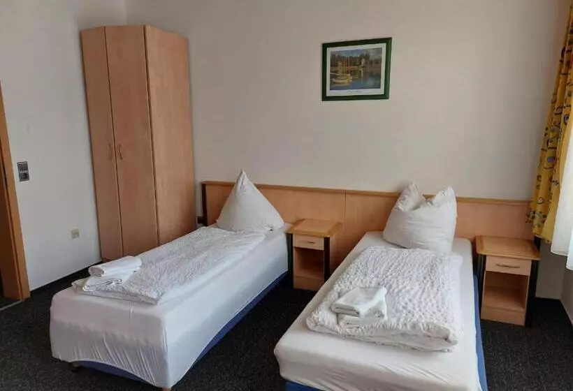 ペンション Gästezimmer Gasthof Becker