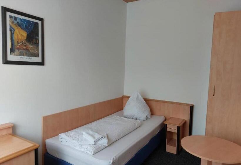 بنسيون Gästezimmer Gasthof Becker