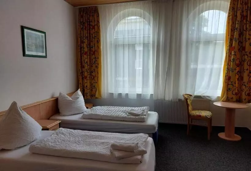 ペンション Gästezimmer Gasthof Becker