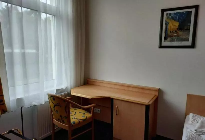 ペンション Gästezimmer Gasthof Becker