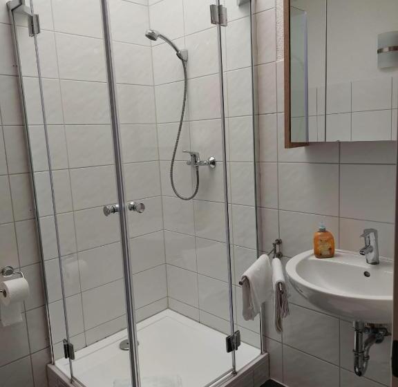 بنسيون Gästezimmer Gasthof Becker