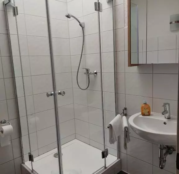 ペンション Gästezimmer Gasthof Becker