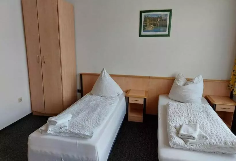 ペンション Gästezimmer Gasthof Becker